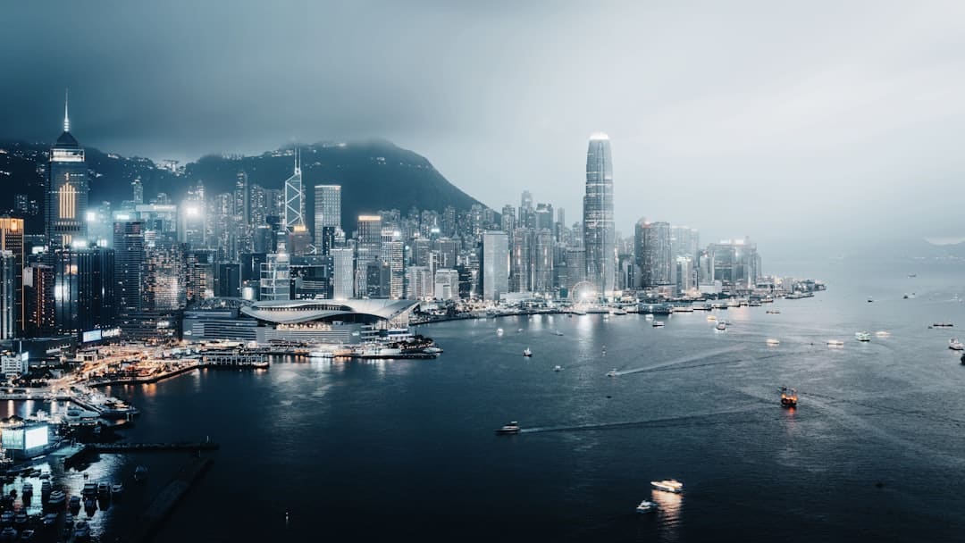不刷牙睡觉vs不刷牙吃早餐哪个危害更大？